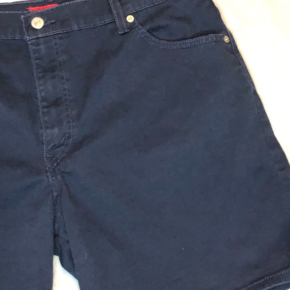 Levi's Classic Fit Stretch Jean Shorts, Dark Blue Size 16 - Picture 3 of 11